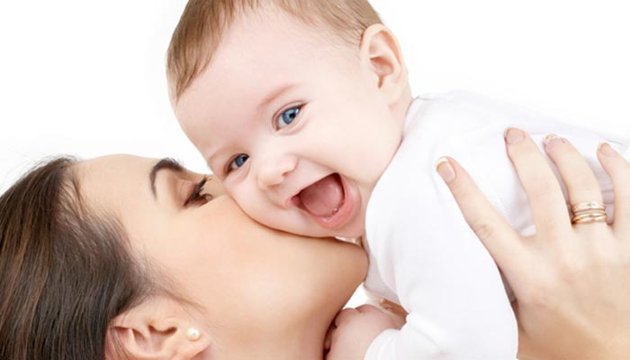 حب الأم لابنها