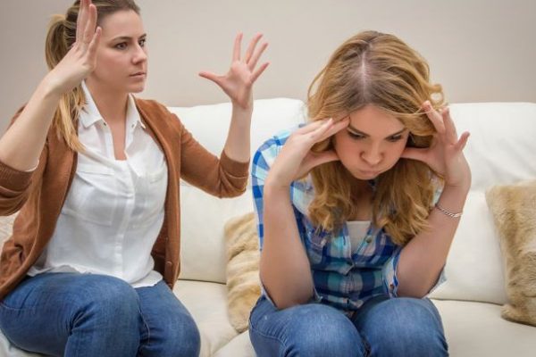 السلوكات المتمردة لدى ابنك المراهق