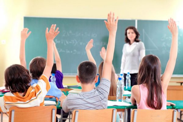 أشياء تتعلمها البنات أسرع من الأولاد