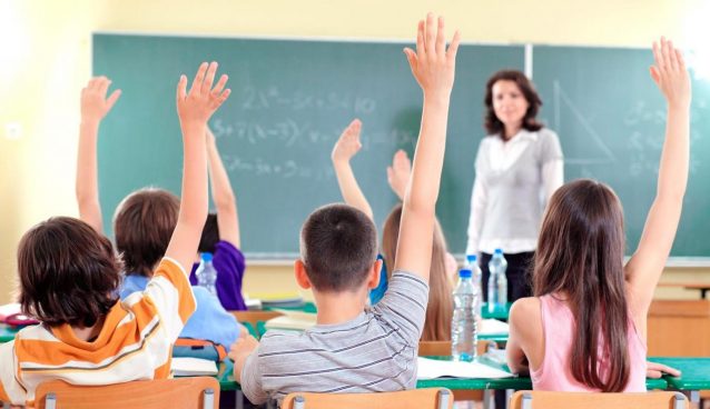 أشياء تتعلمها البنات أسرع من الأولاد