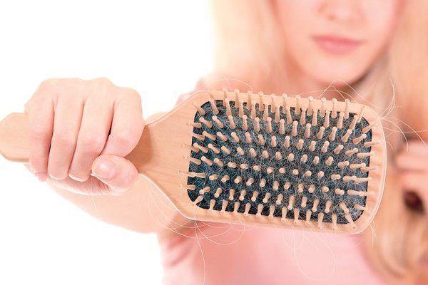 تساقط الشعر خلال الحمل وبعد الولادة