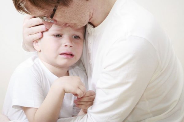 تعامل الأب مع أطفاله.. كيف تكون أب ناجح ومثالي؟