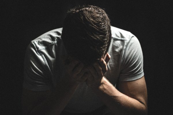 حذاري ايها الاب.. انك تخرب بيتك وتدمر مستقبلك بيدك