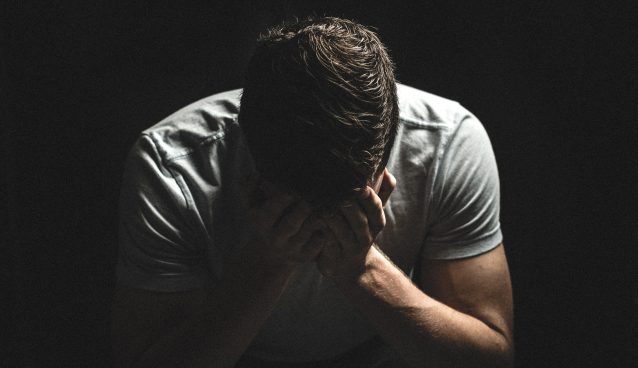 حذاري ايها الاب.. انك تخرب بيتك وتدمر مستقبلك بيدك