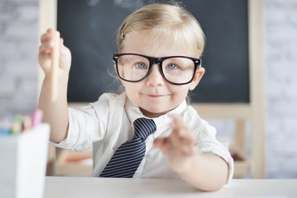 الطريق الي الرجولة.. كيف تعلم طفلك الرجولة والشهامة؟