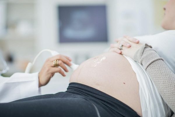 حامل للمرّة الأولى.. إليكِ نصائح تُخفف من عنائك حتى الولادة